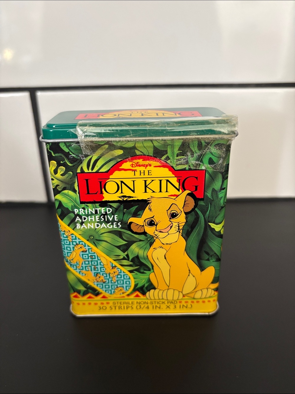 Vintage 90's Disney's
The Lion King Bandages & Tin
NWT